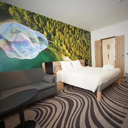 Novotel Centre Hotel 4*