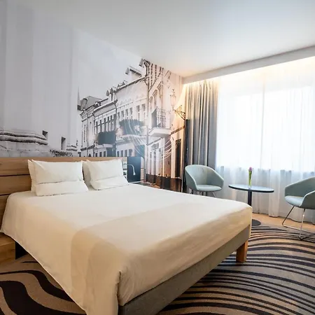 Novotel Centre Hotel 4*