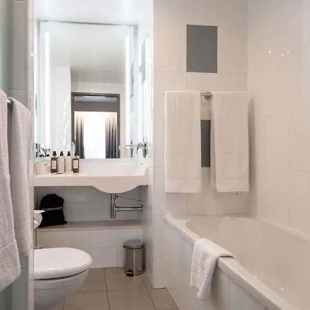 Novotel Centre Hotell 4*