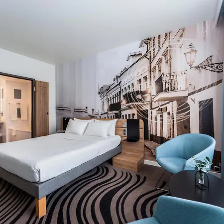 Novotel Centre Hotel