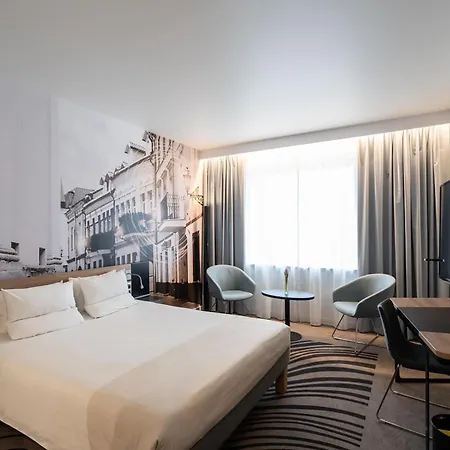 Novotel Centre Hotel 4*