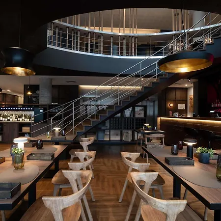 Novotel Centre Hotel 4*